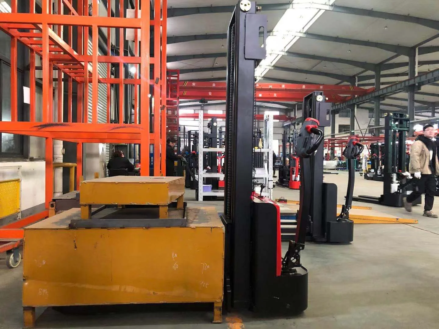 EP ESL122 1.2 Ton Elektrikli İstif Makinesi gorsel 2