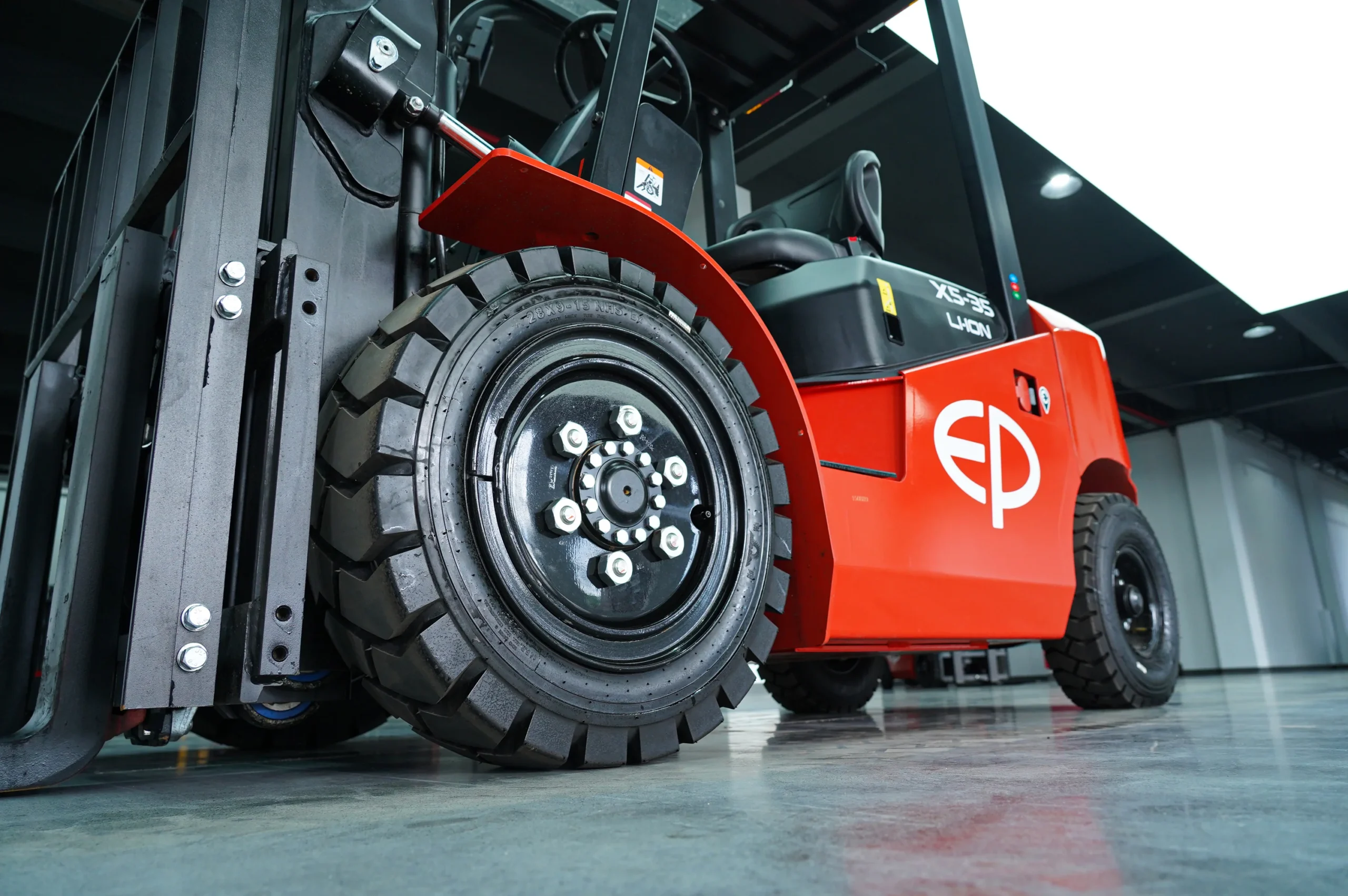 EP EFL302X5 3 Ton Elektrikli Forklift gorsel 2