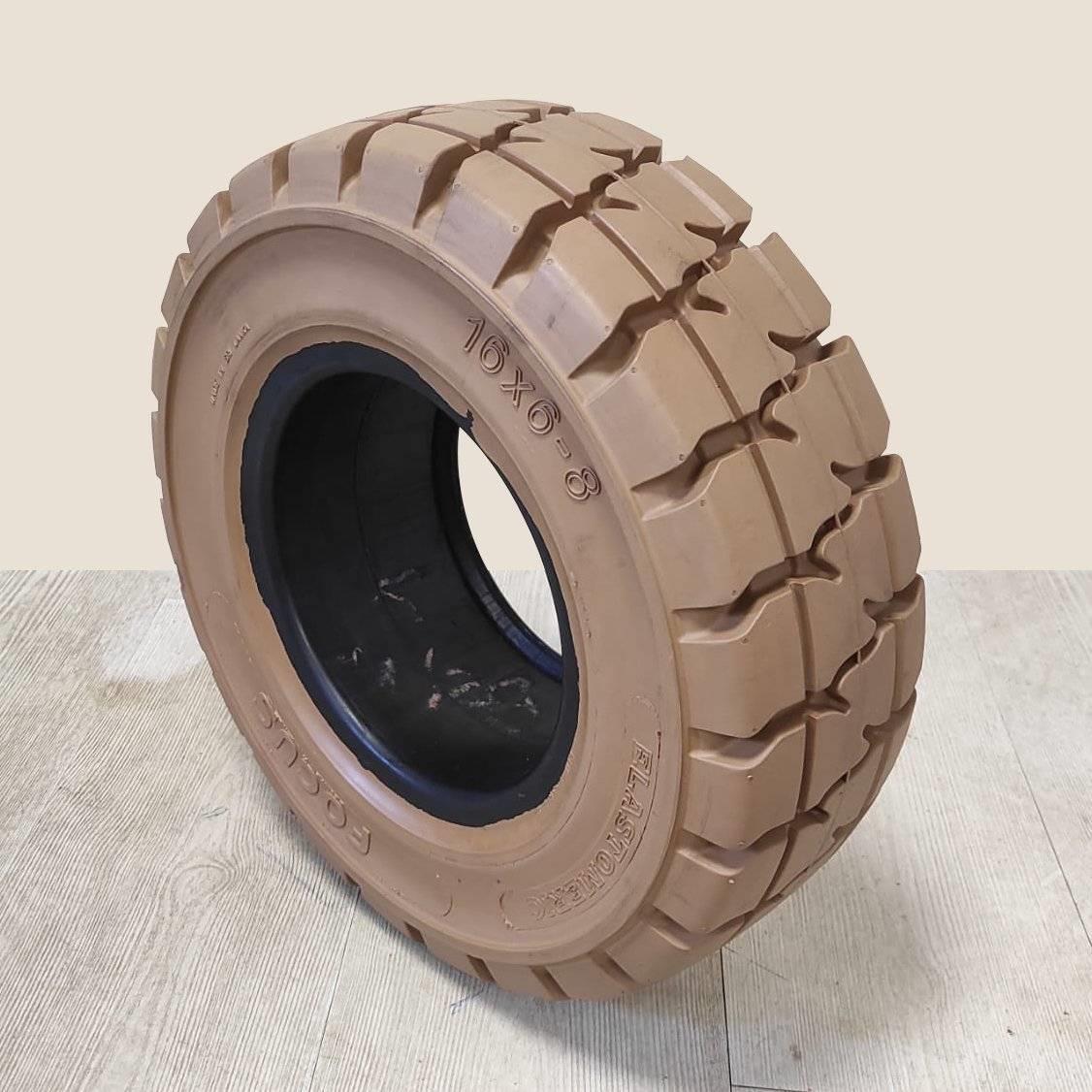 ELASTOMERIC 15X4 1/2-8  Dolgu Forklift Lastiği L1.1024